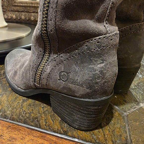 Born 'Fannar' Suede Distressed Gray Knee-High Riding Boots. Sz 6M - Picture 9 of 11
